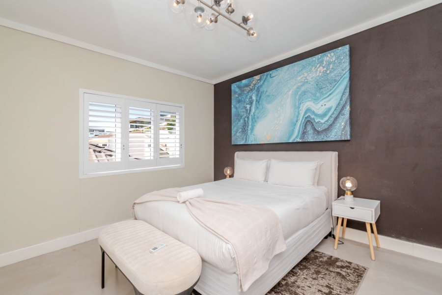3 Bedroom Property for Sale in Sea Point Western Cape